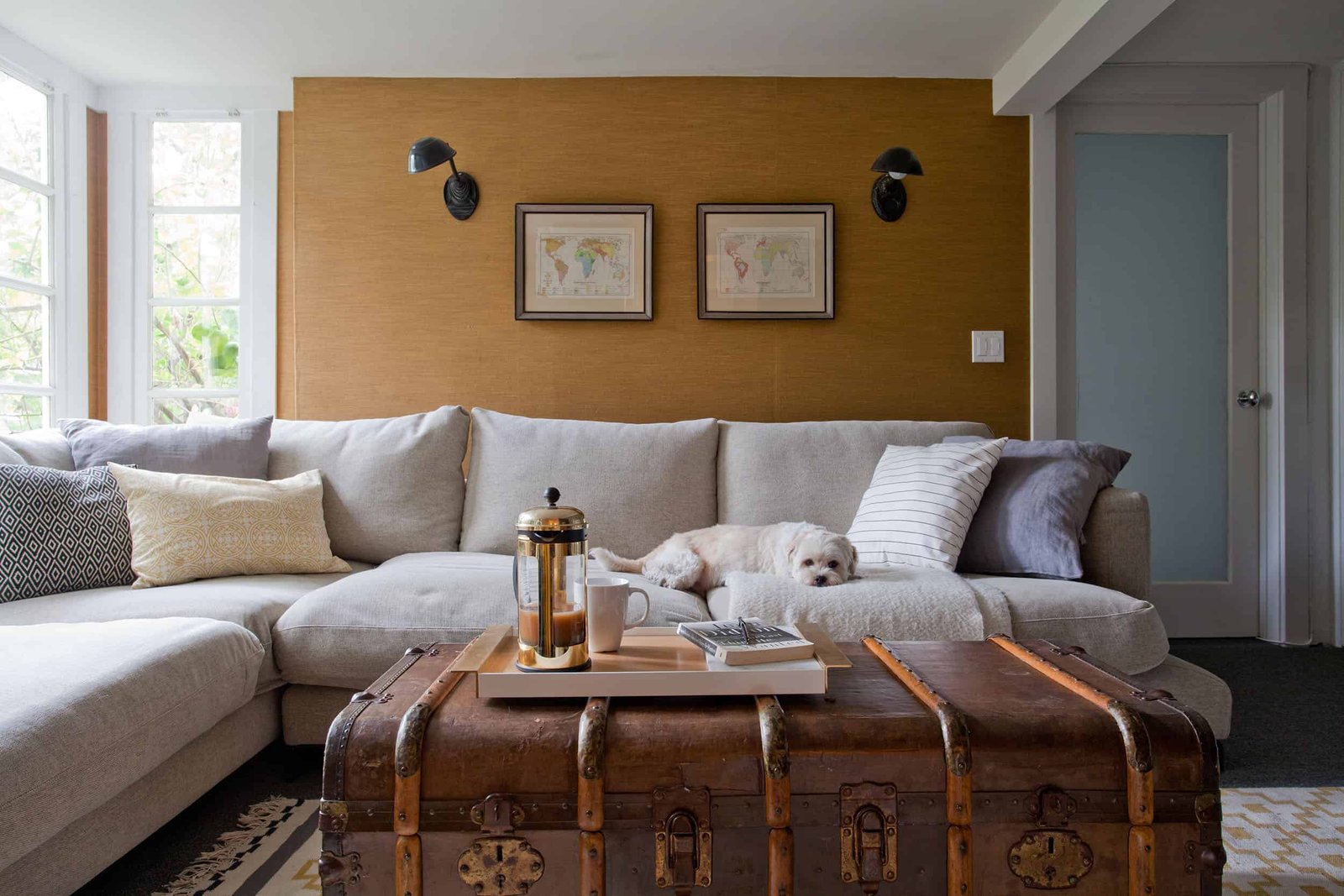 How to Make a Room Look Brighter With Lighting: Expert Tips