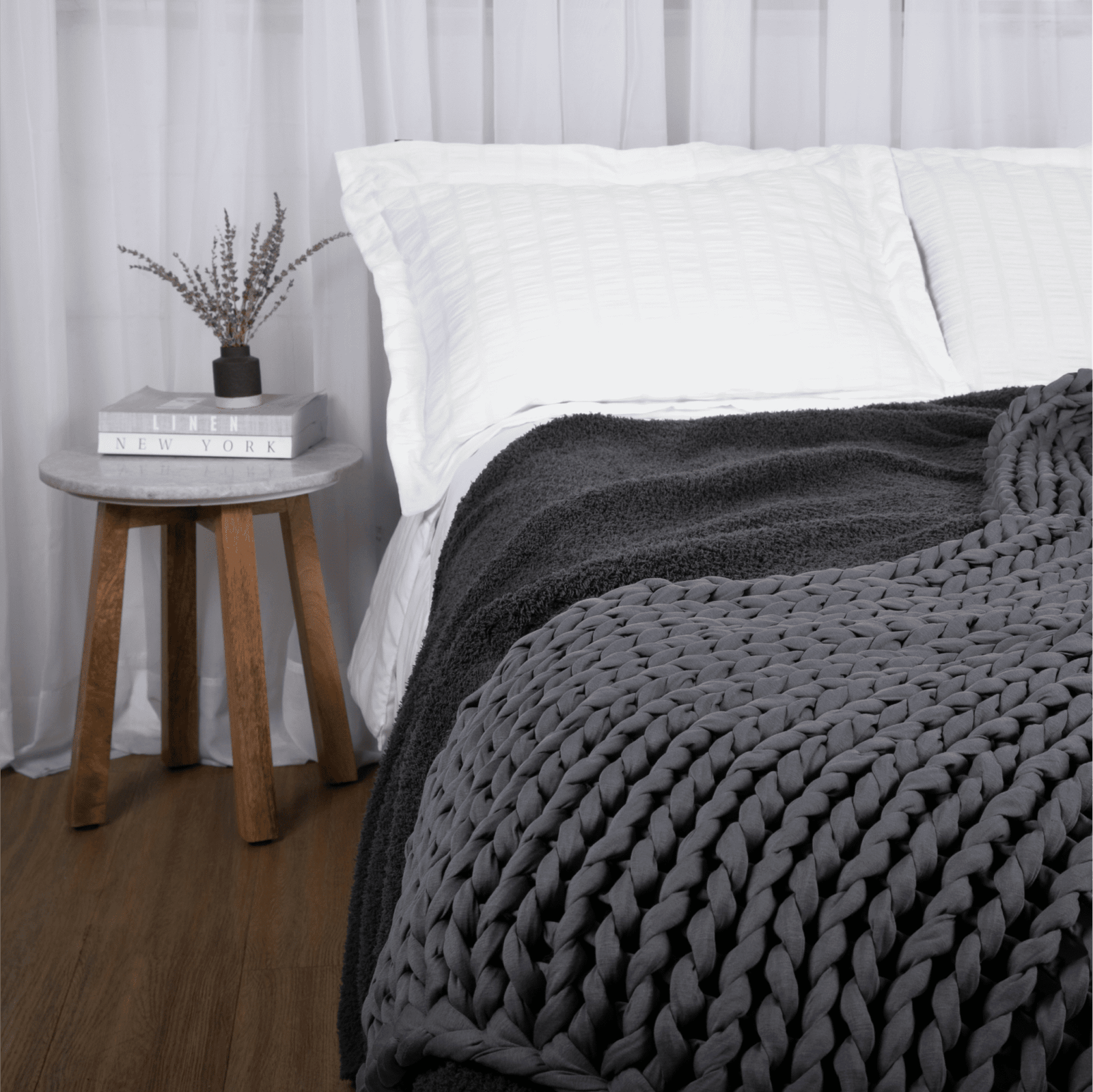 What is the Difference Between a Blanket and a Throw? Explained
