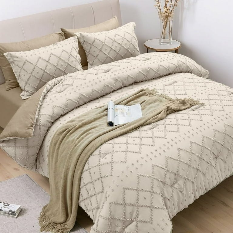 Bed in a Bag vs Comforter Set Difference: Which Should You Choose?