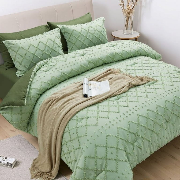 Bed in a Bag vs Comforter Set Difference: Which Should You Choose?