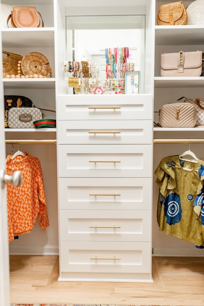 How to Organize Accessories in Closet: Smart Tips for a Tidy Space