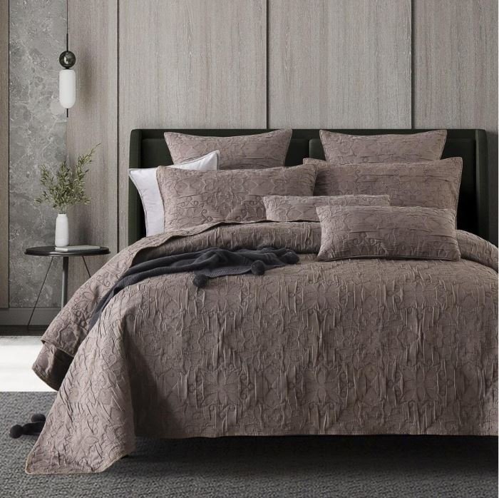 Difference Between Quilt and Comforter for Bed: Ultimate Guide