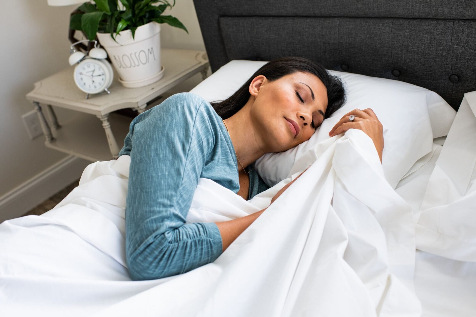 Microfiber Sheets Vs Cotton Sheets for Summer: Which Is Best?