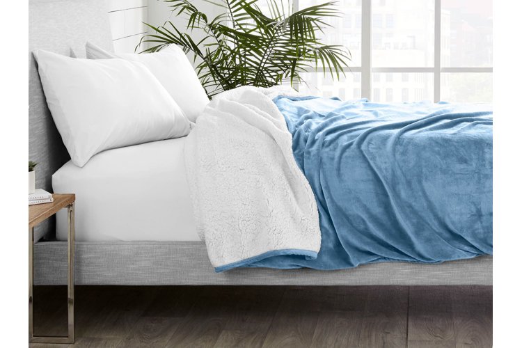 Fleece vs Sherpa Blanket: Which is Warmer for Cozy Nights?