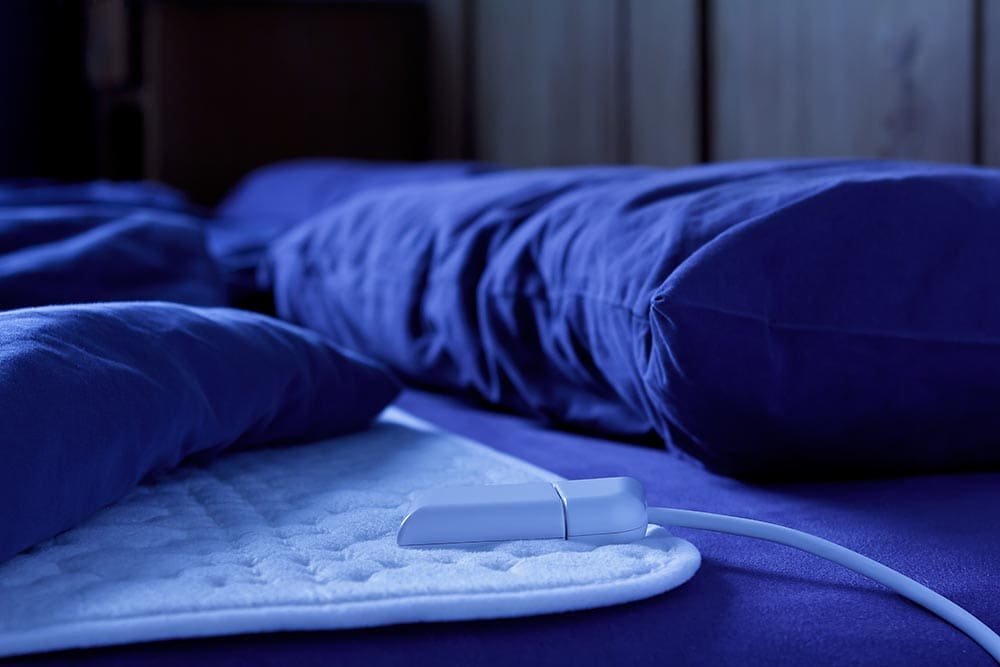 How to Safely Use an Electric Blanket: Essential Tips and Tricks