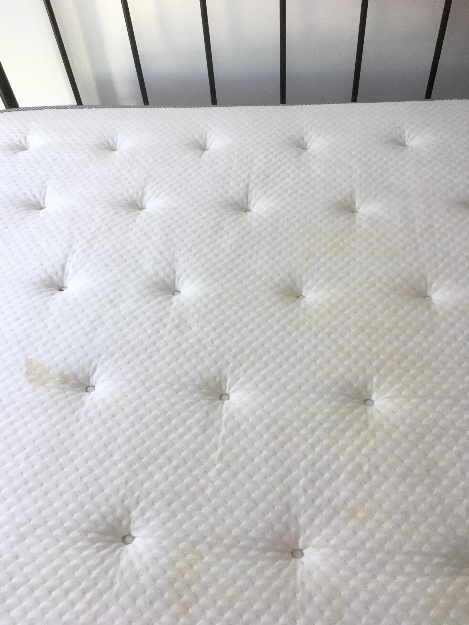 How to Get Rid of Mattress Odor Naturally: Fresh Tips That Work
