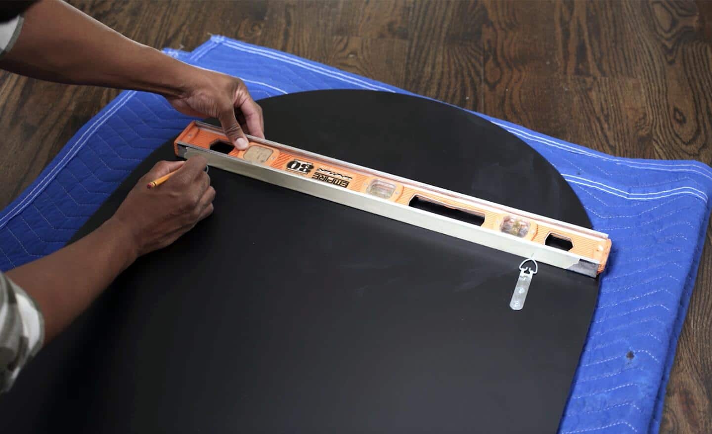 How to Hang a Heavy Mirror on Drywall Safely: Expert Tips