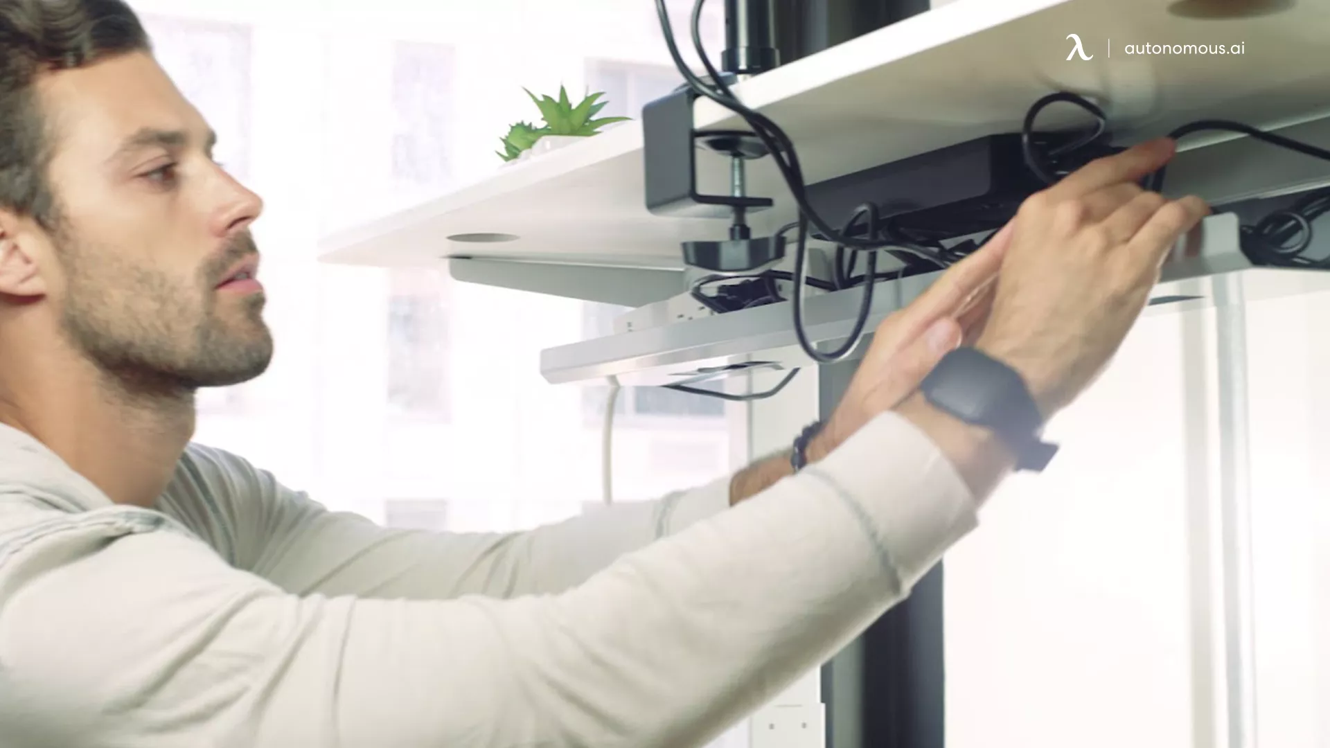How to Bundle Cables Neatly behind Desk: Expert Tips & Tricks