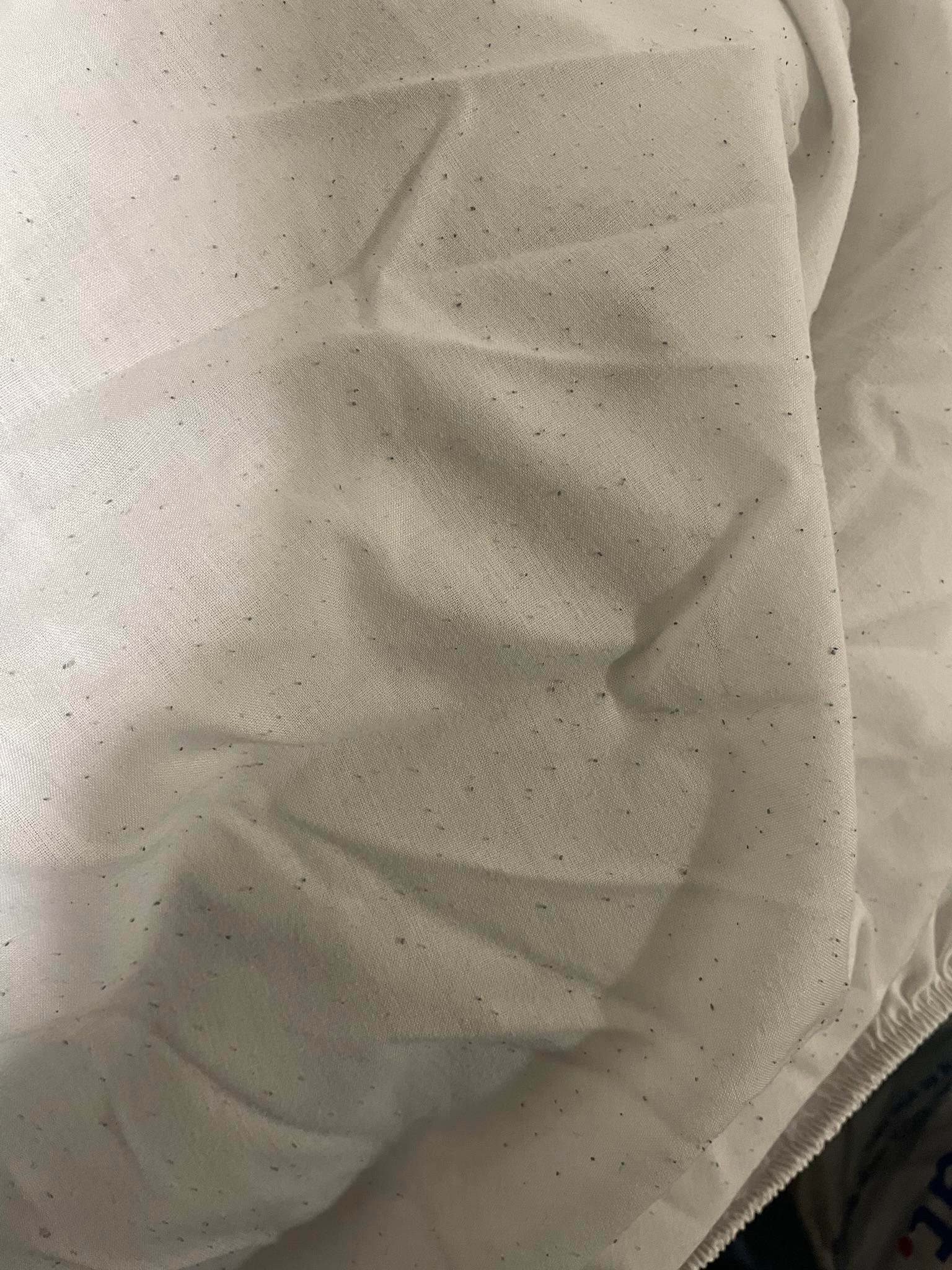 How to Remove Lint from Bedsheets: Quick and Easy Solutions