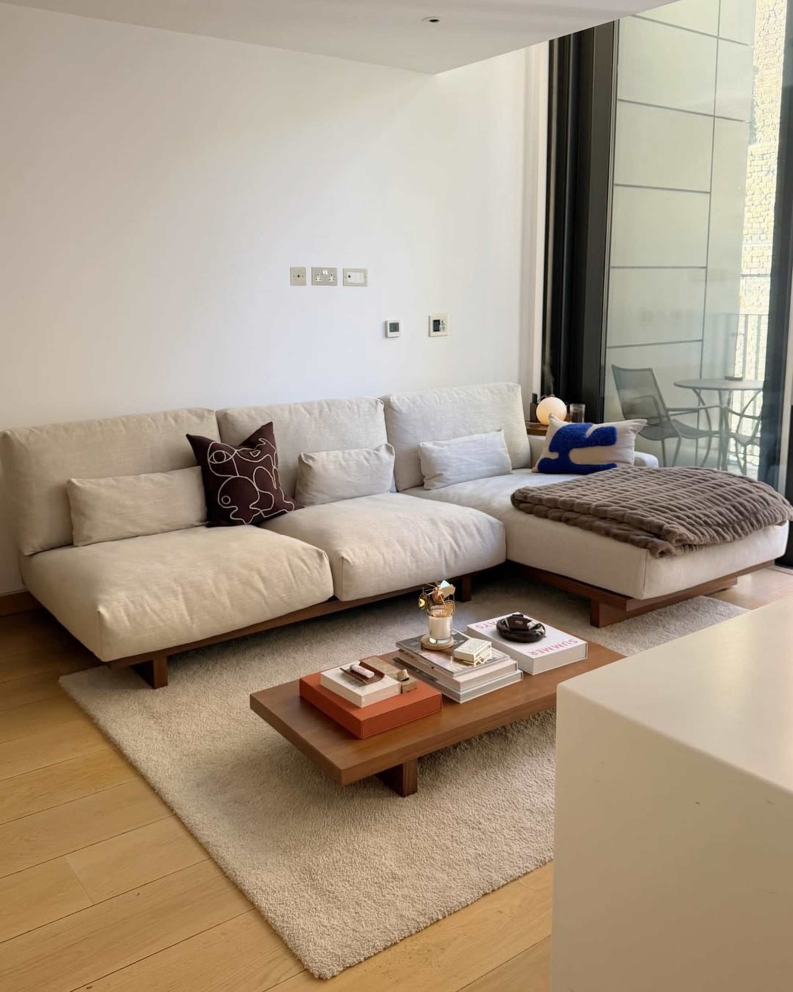 Modular Sofa Benefits for Small Spaces: Maximize Comfort & Style