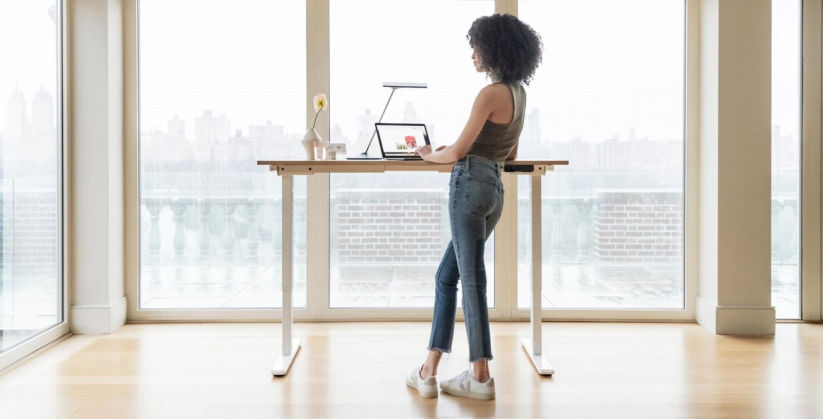 Adjustable Height Desk Benefits for Health: Boost Wellness at Work